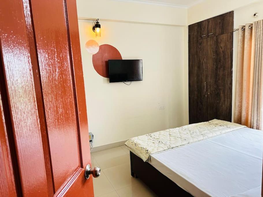 Tranquil Apartment Varanasi Exterior photo