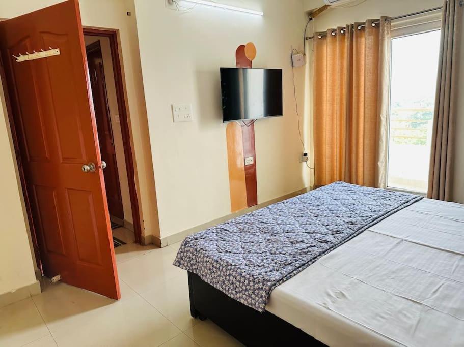 Tranquil Apartment Varanasi Exterior photo